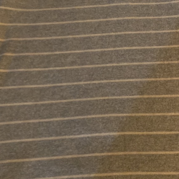 Women’s short sleeve shirt size large - Picture 2 of 6